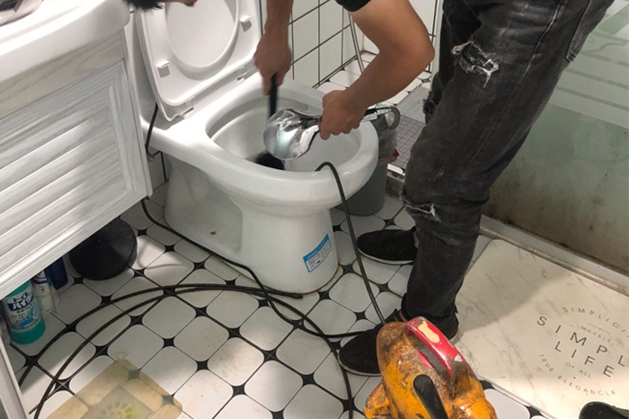 沙溪马桶堵塞自己疏通还是找师傅？专业上门服务让你省时更省心