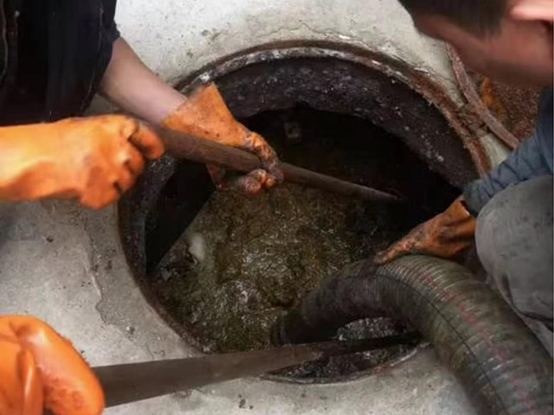 沙溪清理化粪池时如何避免沼气的危害？